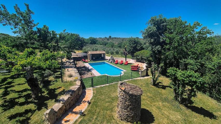 Location de vacances pour 12 personnes, avec jardin et vue ainsi que piscine et terrasse, animaux acceptés à Saint-Victor-de-Malcap - 3