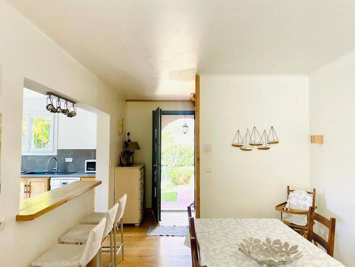 Location de vacances pour 6 personnes, avec piscine ainsi que jardin et vue, animaux acceptés à Sahune - 4