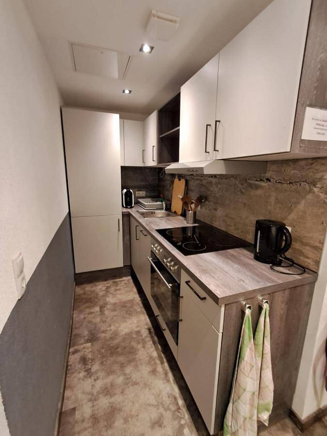 Ganze Wohnung, Single Room with Shared Shower and Toilet in Freudenberg am Main, Taubertal