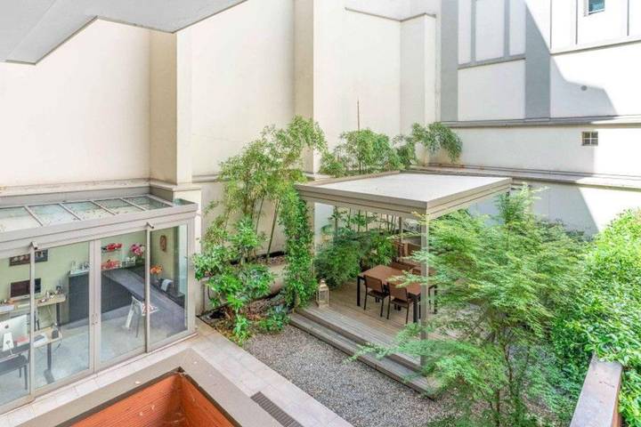 Villa pour 6 personnes, avec piscine et vue ainsi que sauna et terrasse à Milan