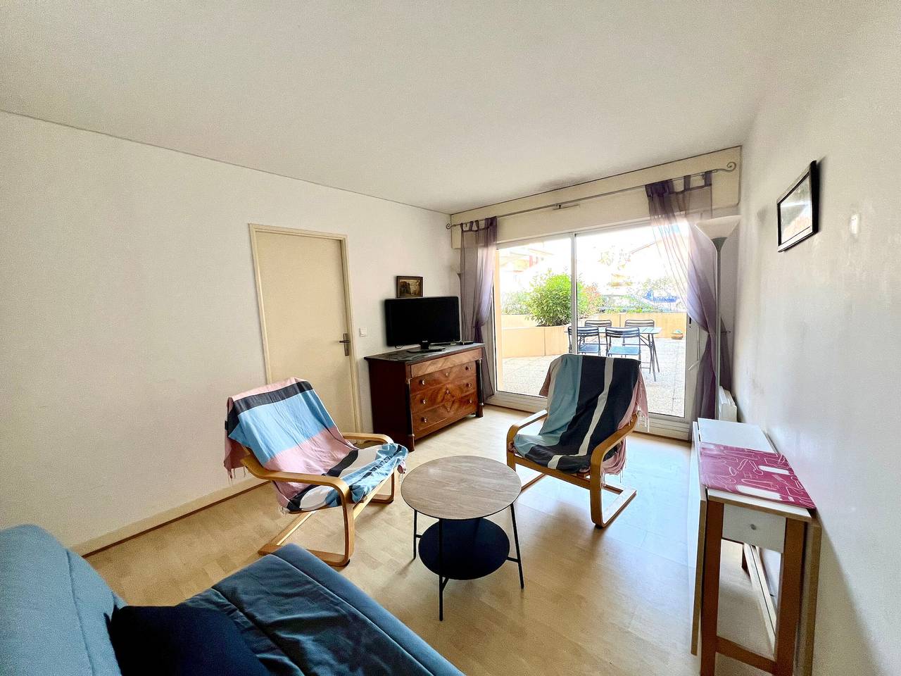 Appartement entier, Charmant T2 à Arcachon, Proche Plage et Centre, Parking Privé, Tv, Wifi, Terrasse in Arcachon, Région d'Arcachon