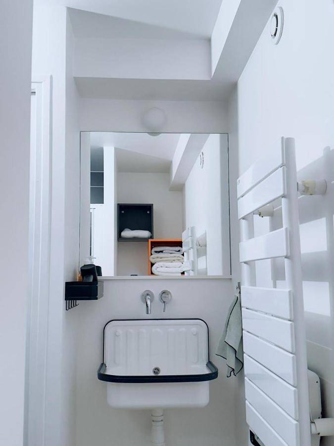 Double Room with Private Bathroom in Saint-Ouen, Seine-Saint-Denis