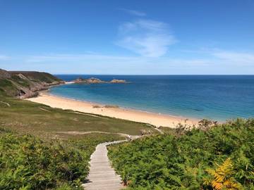 Gîte pour 2 personnes, avec jardin dans Côte d’Émeraude