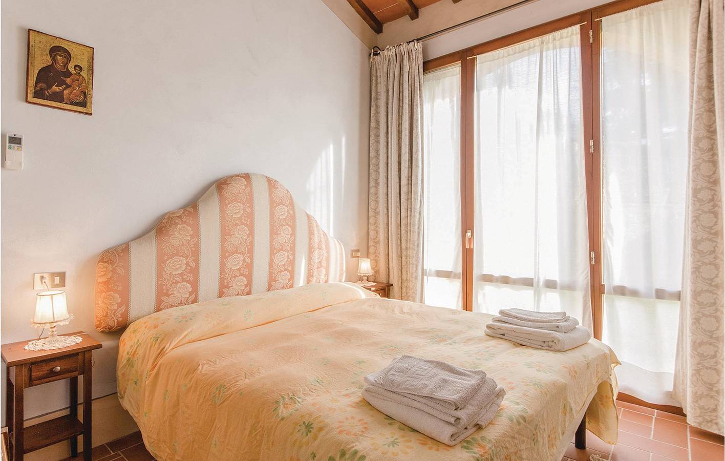 Incantevole appartamento a bordo piscina con parcheggio e giardino in Arezzo, Provincia di Arezzo
