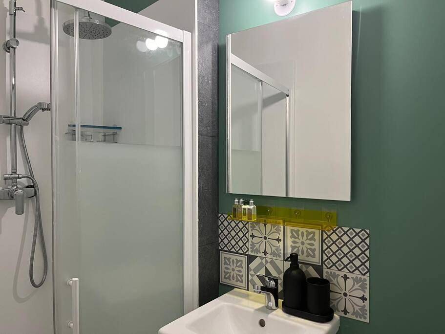Appartement entier, One-Bedroom Apartment in Salon-de-Provence, Côte méditerranéenne (France)