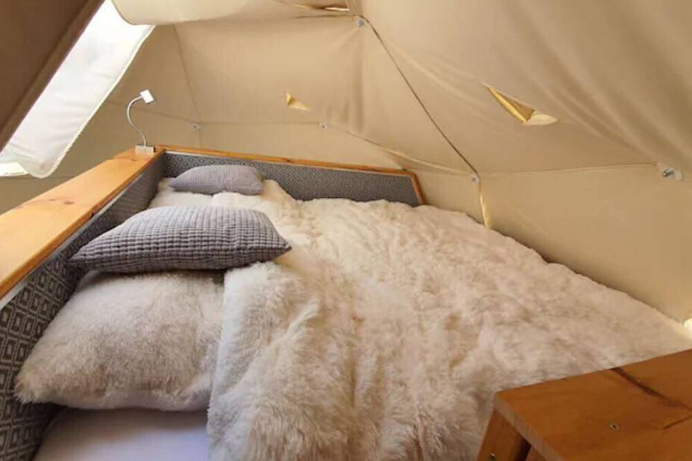Hain Glamp Karkonosze – glamping tent with jacuzzi & sauna in Przesieka, Monts des Sudètes (Pologne)