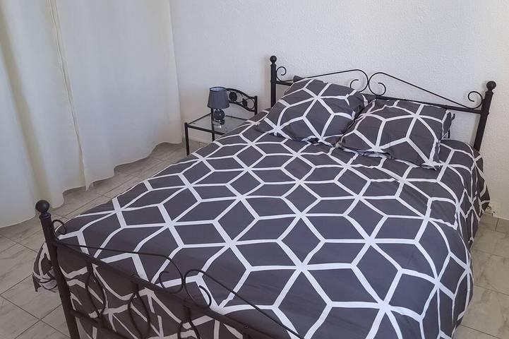 Location de vacances pour 4 personnes, avec jardin ainsi que piscine et terrasse, animaux acceptés à Gras - 2