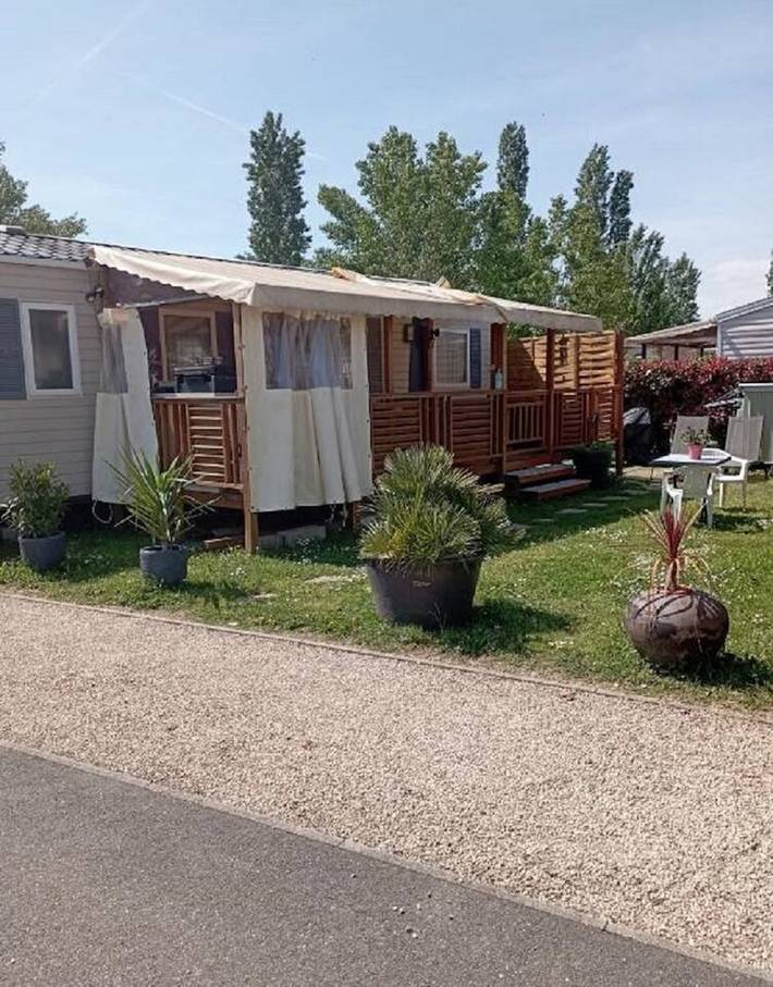 Bungalow para 6 personas, con terraza y piscina - 1