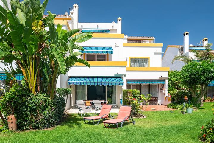 Maison de vacances pour 7 personnes, avec Balcon ainsi que Jardin et Bassin pour enfant à Estepona