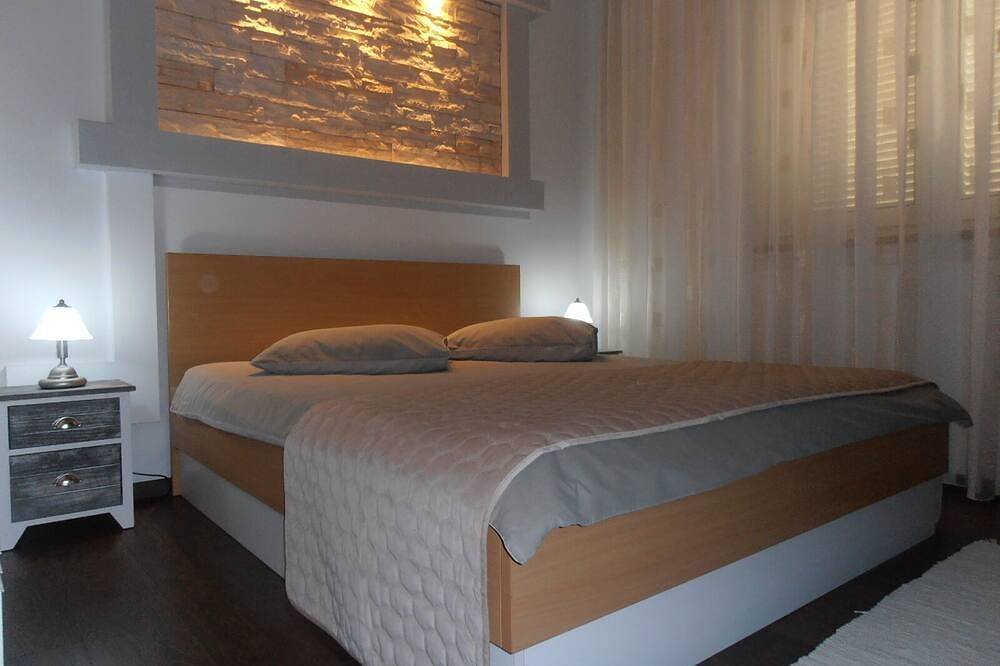 Romantic Apartment in a Detached House with Private Entrance in Pula-Medulin, Pula