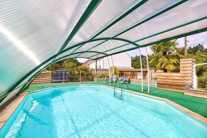 Location de vacances pour 2 personnes, avec Terrasse et Jacuzzi ainsi que Jardin et Piscine à Saint-Barthélemy (France)