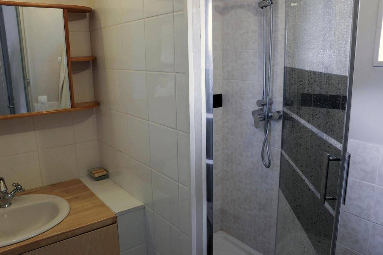 Queen Room with Garden View in Blet, Saint-Amand-Montrond