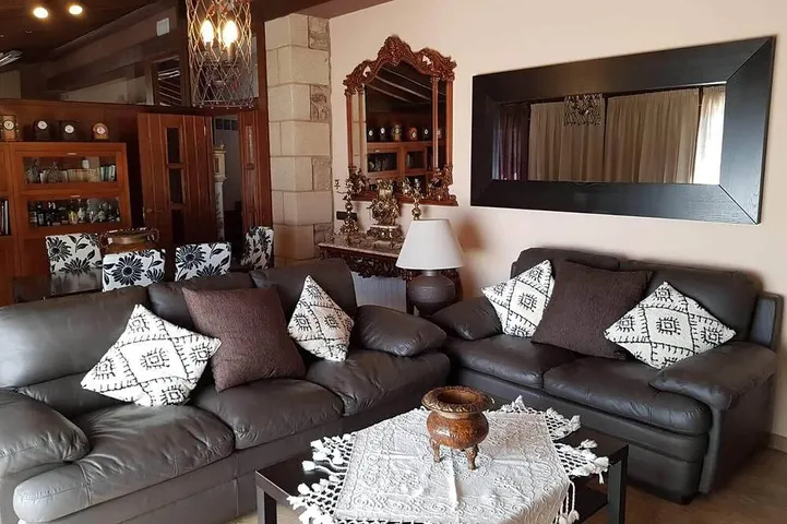 Gîte pour 9 personnes, avec terrasse et jardin, animaux acceptés - 1