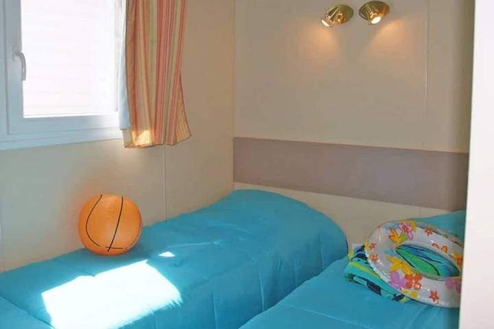 Zecamping 3 étoiles animaux acceptés mobil-home clim 24m2 4 pers in Bauduen, Brignoles Region