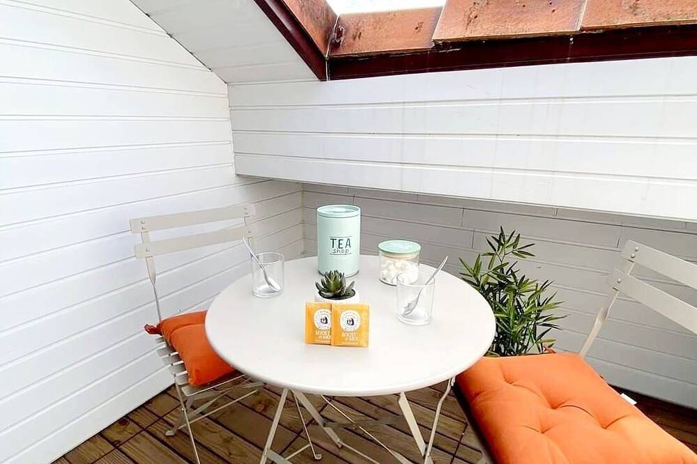 Entire apartment, Town center T2 any bright comfort and office! in Angoulême, Charente