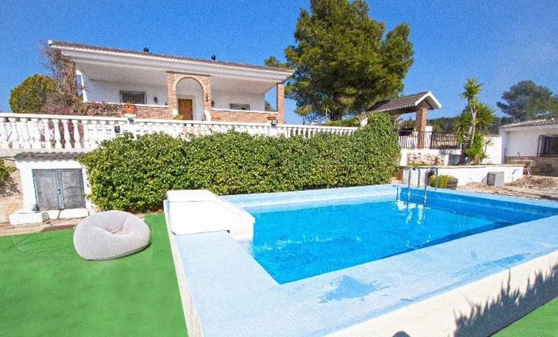 Villa for 8 people, with pool and terrace - 1