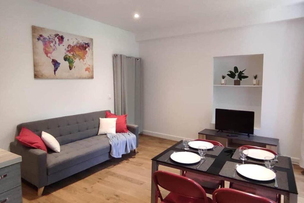 Appartement entier, One-Bedroom Apartment in Saint-Nectaire, Parc naturel régional des Volcans d'Auvergne
