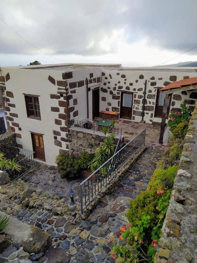 Casa rural para 5 personas, con vistas y jardín, Se admiten mascotas en El Hierro