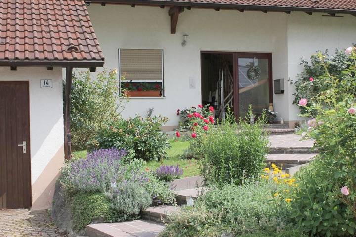 Ferienwohnung für 5 Personen, mit Balkon und Ausblick in Weißensberg