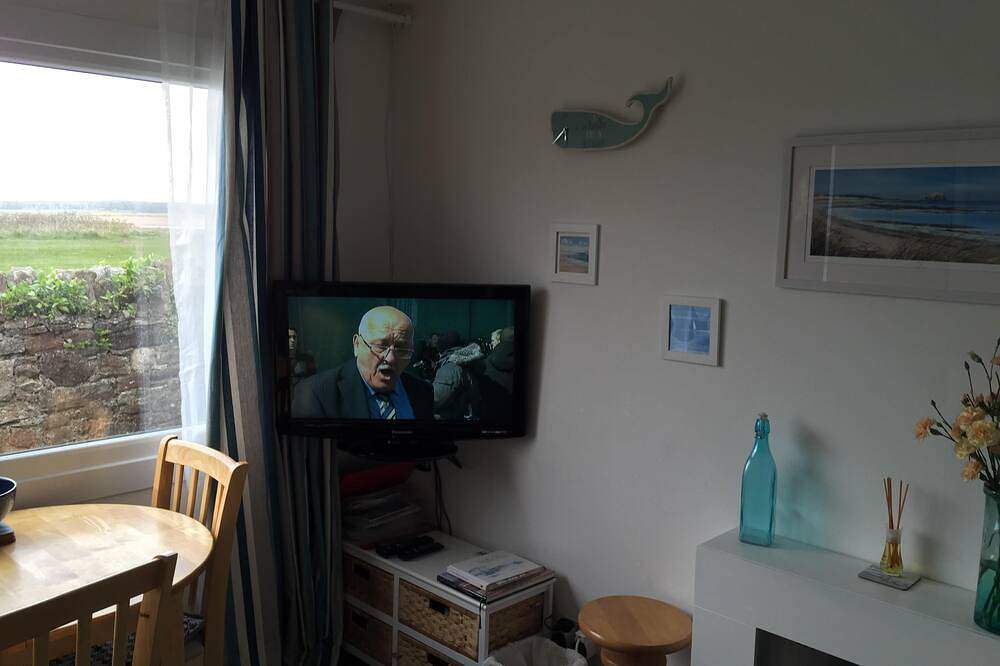 Beach Chalet With Panoramic Views in Dunbar, Edinburgh and Lothian