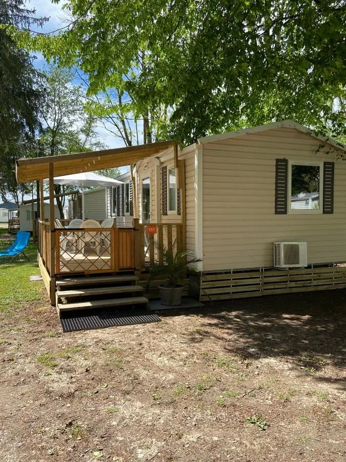 Camping pour 6 personnes, avec jardin et piscine - 1