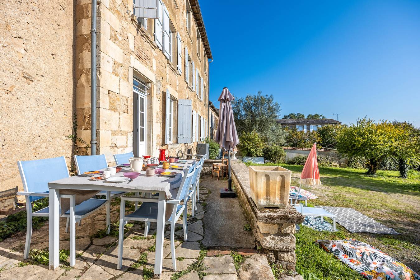 Maison de campagne 'Val D'egray' avec terrasse privée, jardin privé et Wi-Fi in Champdeniers-Saint-Denis, Région de Niort