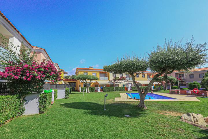 Casa de vacaciones para 5 personas, con terraza además de piscina y jardín - 1