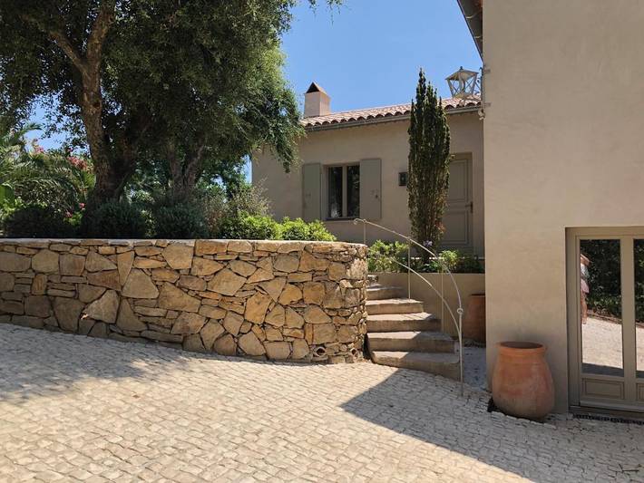 Villa pour 8 personnes, avec piscine ainsi que vue et jardin à Saint-Tropez - 2