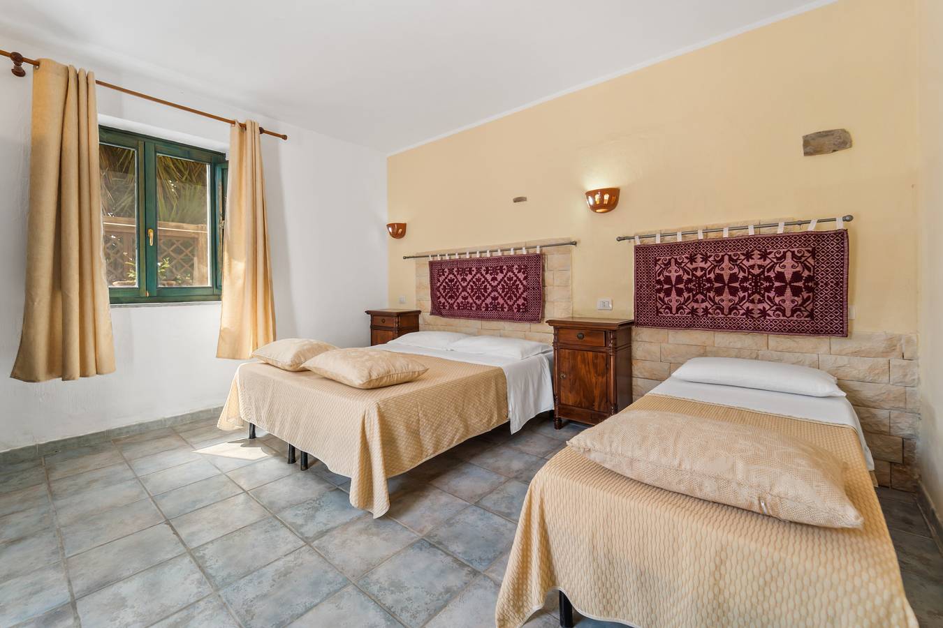 Dreibettzimmer mit Gemeinschaftspool und -küche, Wi-Fi und Klimaanlage in Gonnesa, Iglesiente