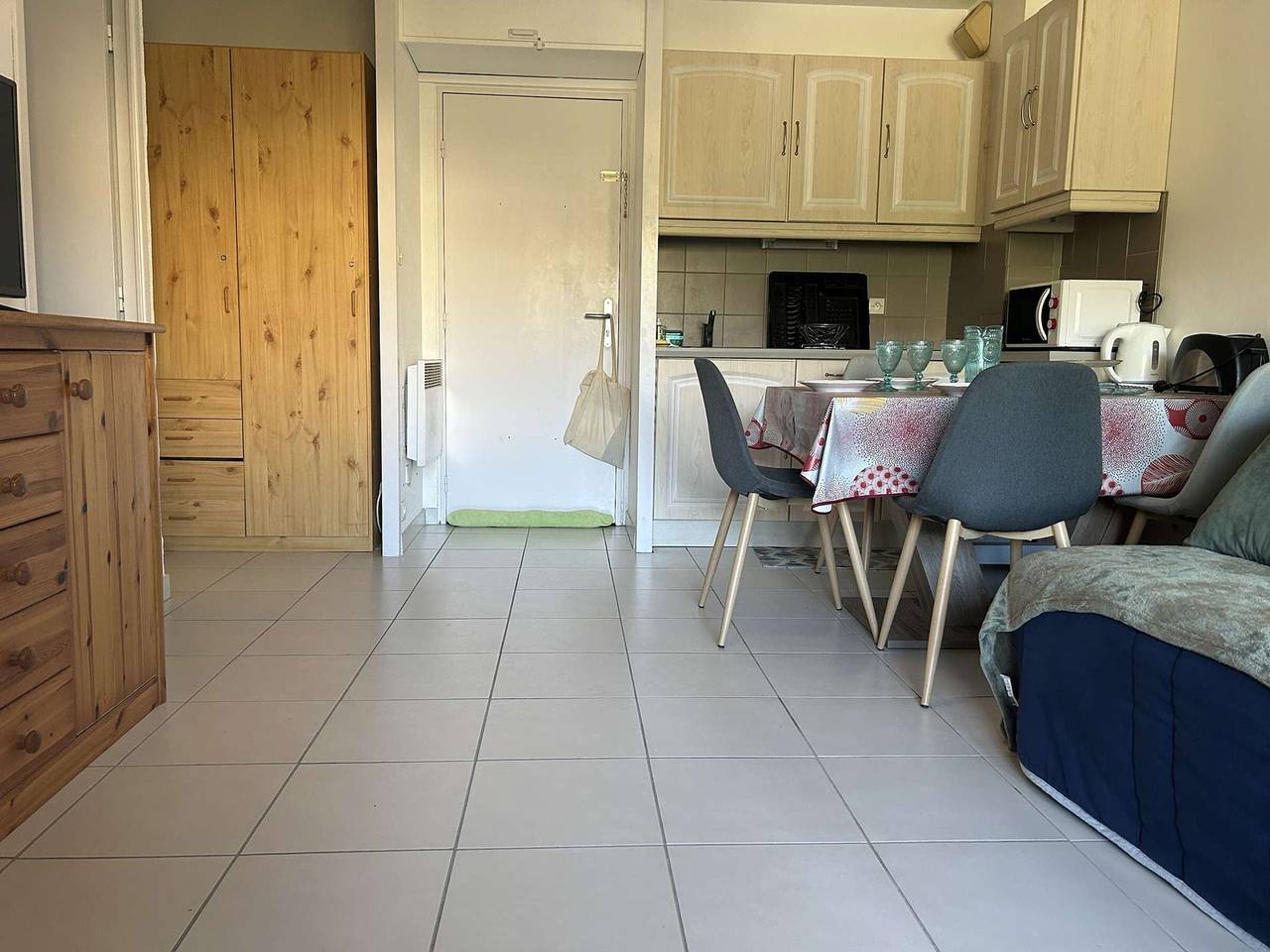 Appartement entier, Appartement 2P, cabine, 250m plage, loggia calme in Saint Pierre la Mer, Fleury