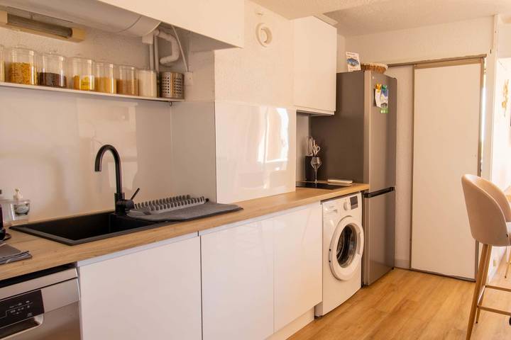 Apartamento entero, Cosy Apartment with Sea View & Parking in Valras-Plage, Costa mediterránea (Francia)