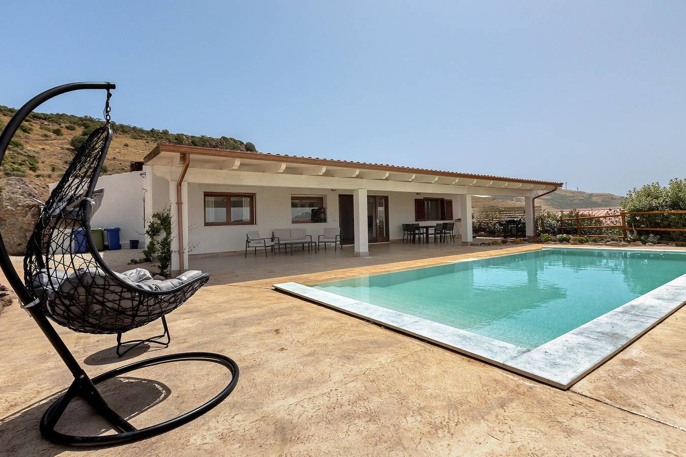 Cottage 'Lorena' mit privatem Infinity-Pool, Panoramablick, Wlan und Klimaanlage in Nulvi, Sassari Provinz
