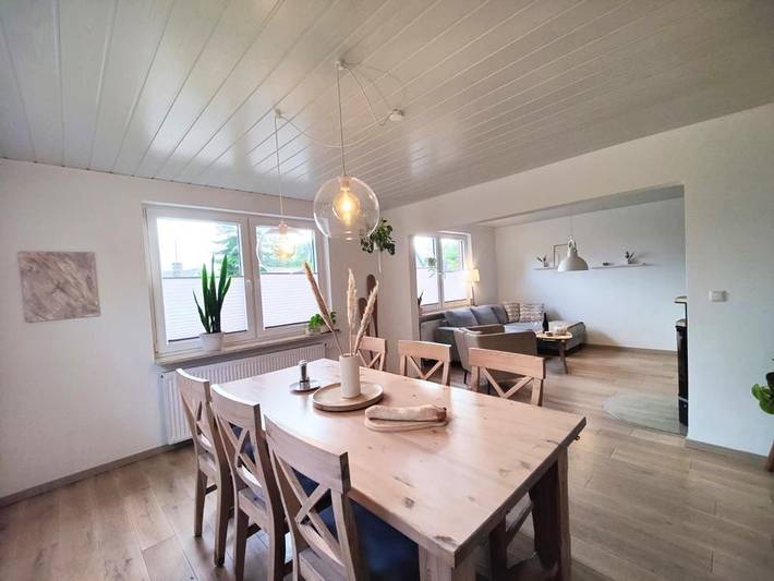 Leni - 2 Duschbäder, Wohnzimmer mit Kamin, Terrasse, Grill, 2 Stellplätze in Wesselburen, Kreis Dithmarschen