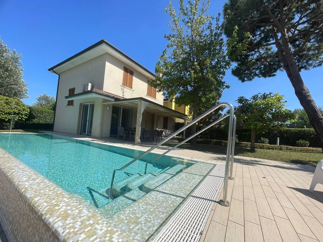 Herrliche Villa mit Garten und Pool in Albarella in Isola Albarella, Rosolina