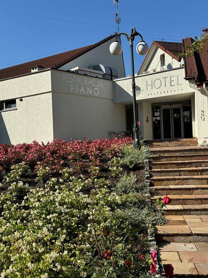 Hotel dla 5 osób, z Taras i Ogród oraz Widok na jezioro i Widok w Rybnik