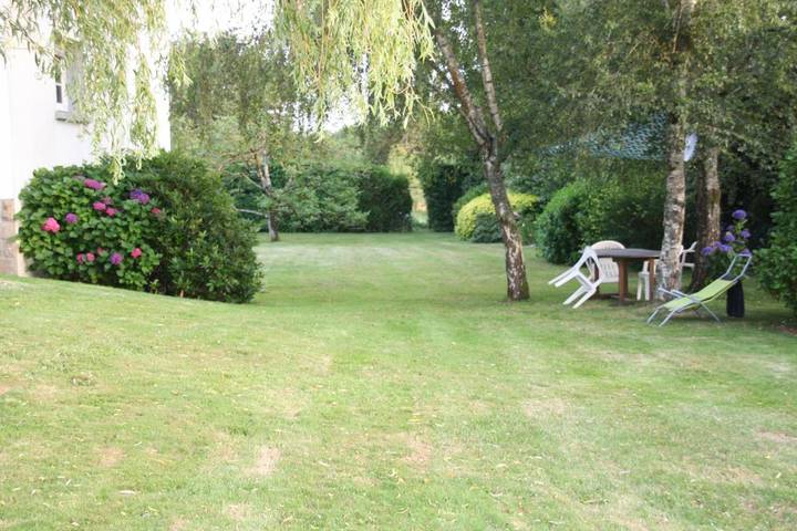 Location de vacances pour 2 personnes, avec Terrasse et Jardin à Brech - 2