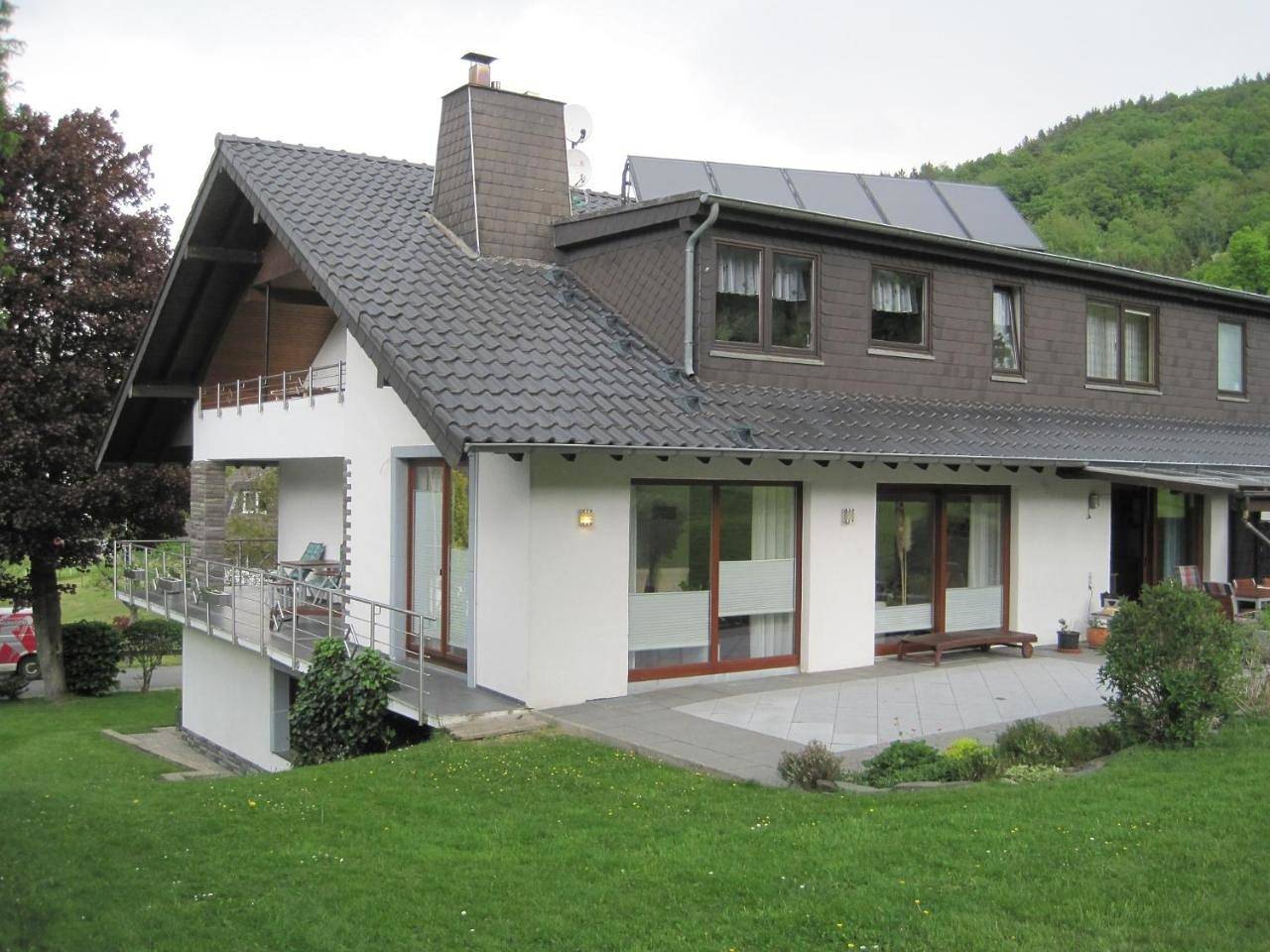 Ganze Wohnung, Apartment with Mountain View in Einruhr, Simmerath