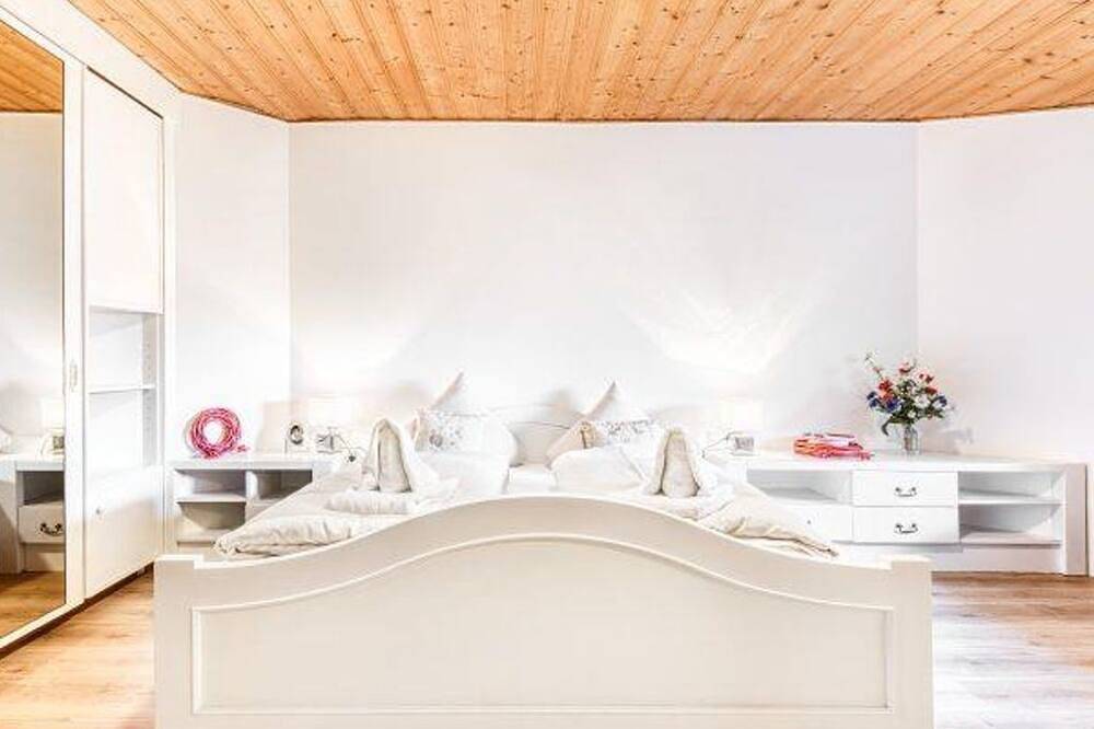 Apartamento inteiro, Chalet Zentral Bach by A-Appartments - Holiday apartment in Rätikon mountain range, Brand