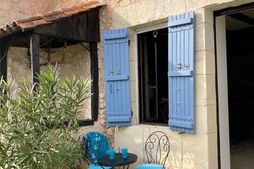 Gîte pour 2 personnes, avec piscine et jardin, animaux acceptés à Festalemps
