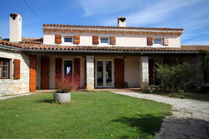 Villa pour 10 personnes, avec piscine et terrasse à Kavran - 3