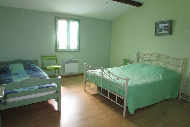 Location de vacances pour 5 personnes, avec piscine ainsi que terrasse et jardin à Le Gua - 4