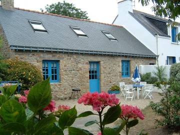 Gîte pour 3 personnes, avec jardin à Landaul
