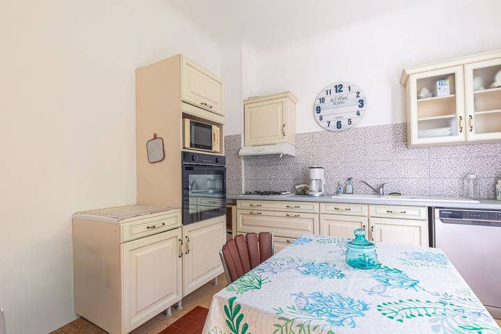 Maison de vacances « Grande Maison Familiale » avec terrasse et jardin privatifs in Le Château-d'Oléron, Côte de Beauté
