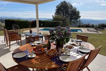 Villa pour 8 personnes, avec terrasse et jardin à Peymeinade
