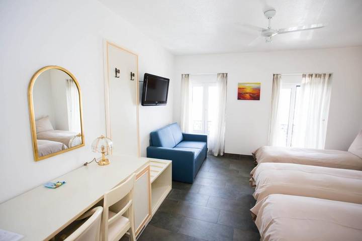 Hôtel pour 2 personnes, avec terrasse ainsi que vue sur le lac et vue à Villeneuve (Suisse) - 3