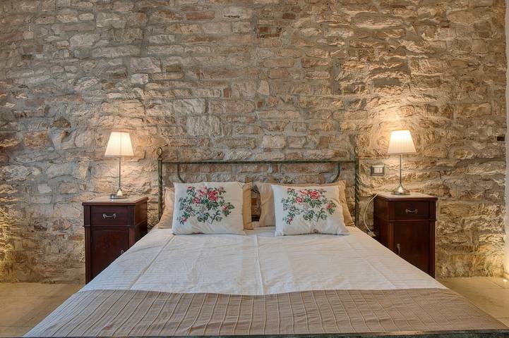 Gîte pour 7 personnes, avec jacuzzi et jardin, animaux acceptés à Fabriano - 3