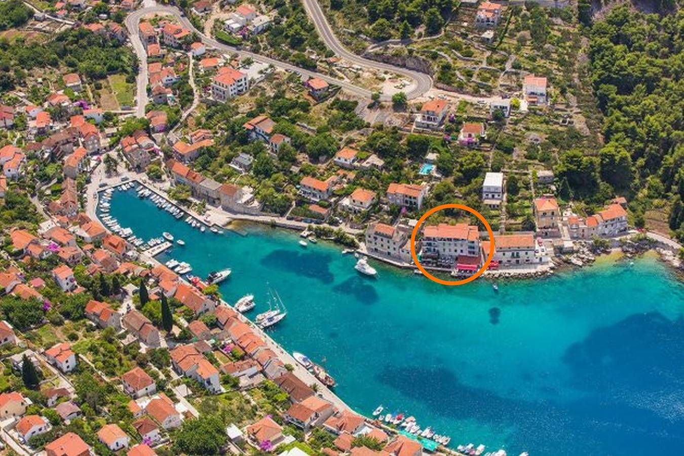 Ganze Wohnung, Apartments Seafront Paradise in Stomorska, Solta