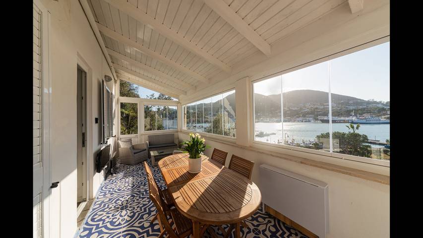 Ferienwohnung für 4 Personen, mit Terrasse und Ausblick sowie Meerblick auf Ischia - 3