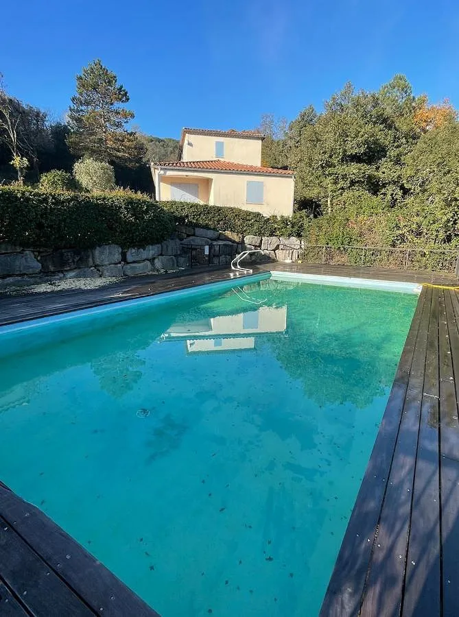 Ferienhaus für 4 Personen, mit Garten und Pool sowie Ausblick, mit Haustier - 1
