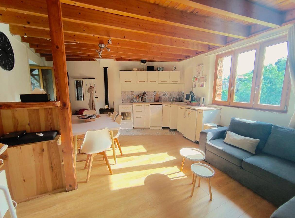 Two-Bedroom House in Villeneuve-d'Allier, Haute-Loire